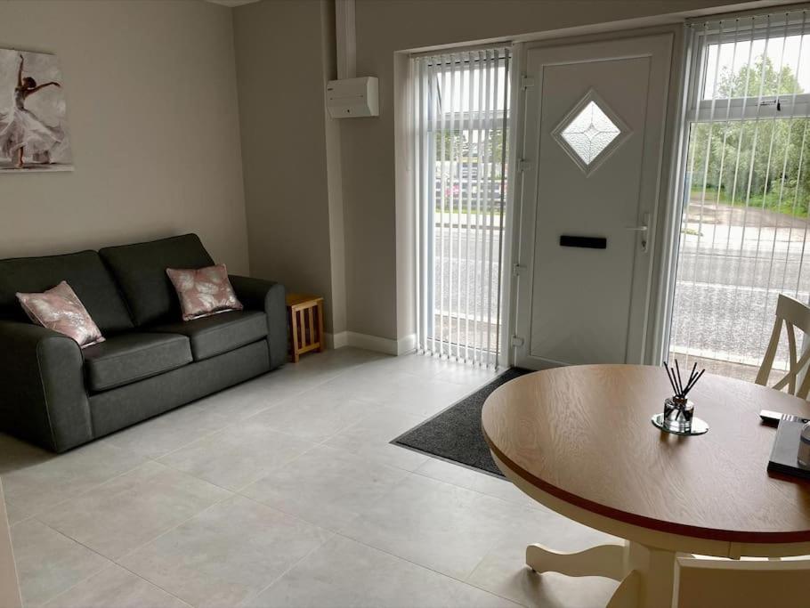 Erne Getaway No.6 Brand New 1 Bed * Enniskillen